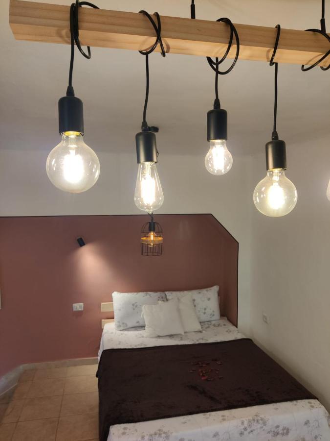 דירה לזוג על שוק מחנה יהודה Lägenhet Jerusalem Exteriör bild